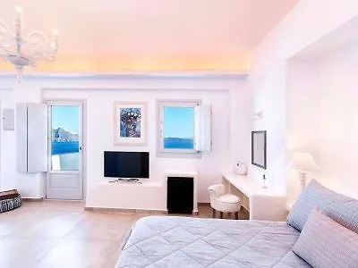 サントリーニ シークレット プレミアム 4* イア