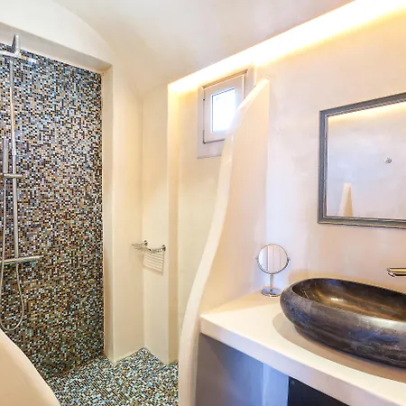 Santorini Secret Premium 4*