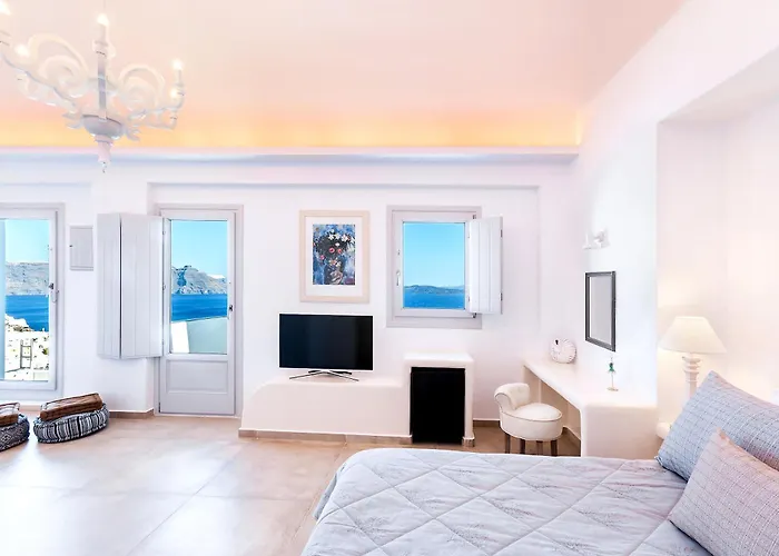 Santorini Secret Premium Hotel