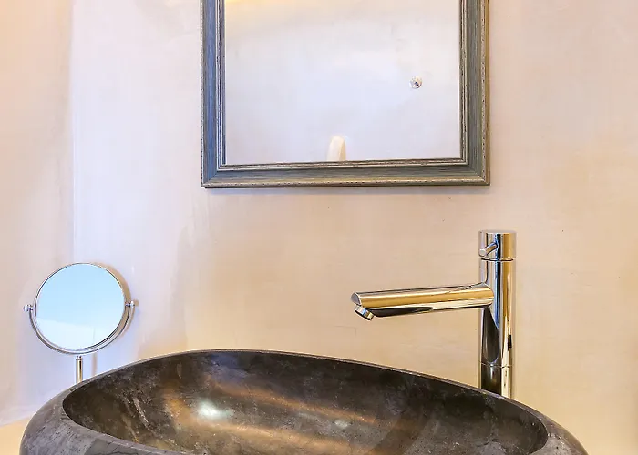 Santorini Secret Premium 4*